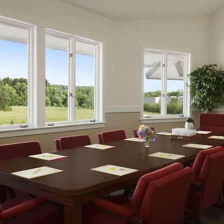 Days Inn By Wyndham Shelburne/Burlington Εξωτερικό φωτογραφία