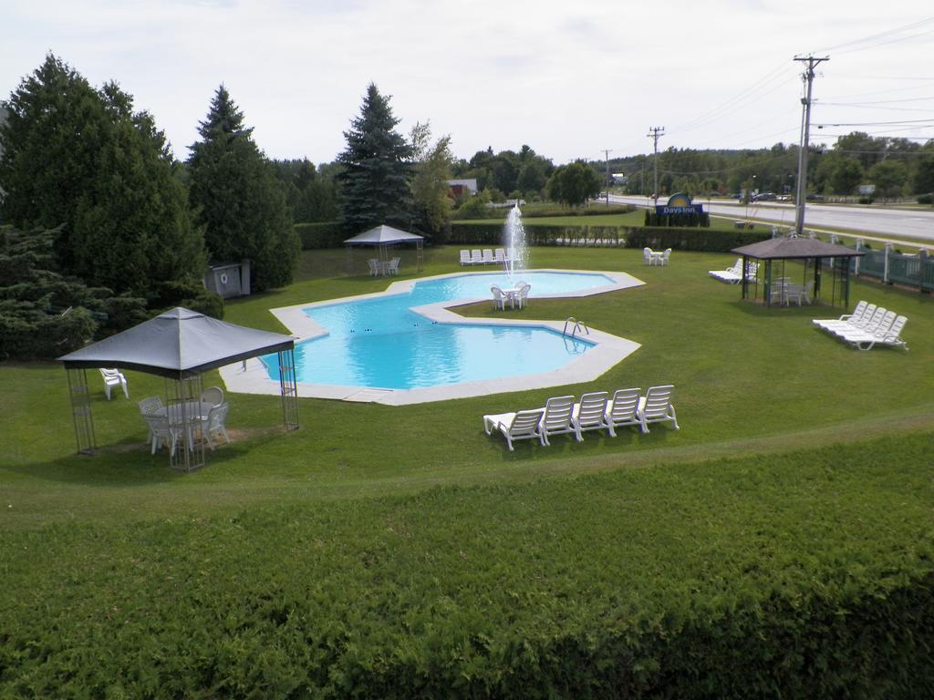 Days Inn By Wyndham Shelburne/Burlington Εξωτερικό φωτογραφία