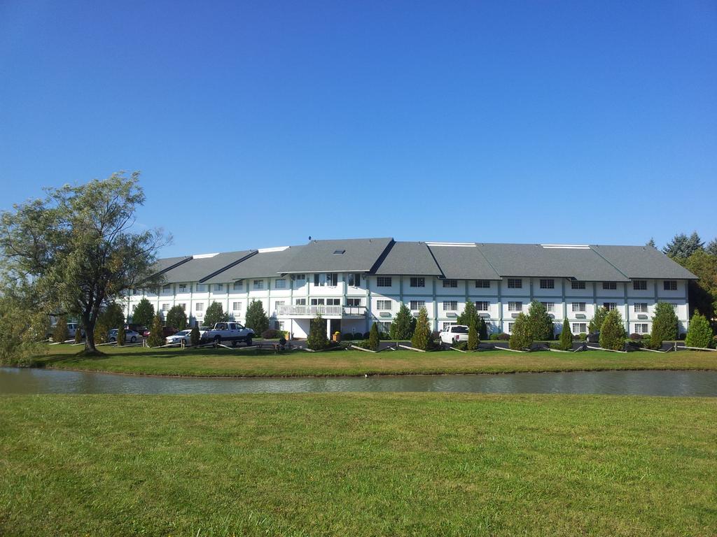 Days Inn By Wyndham Shelburne/Burlington Εξωτερικό φωτογραφία