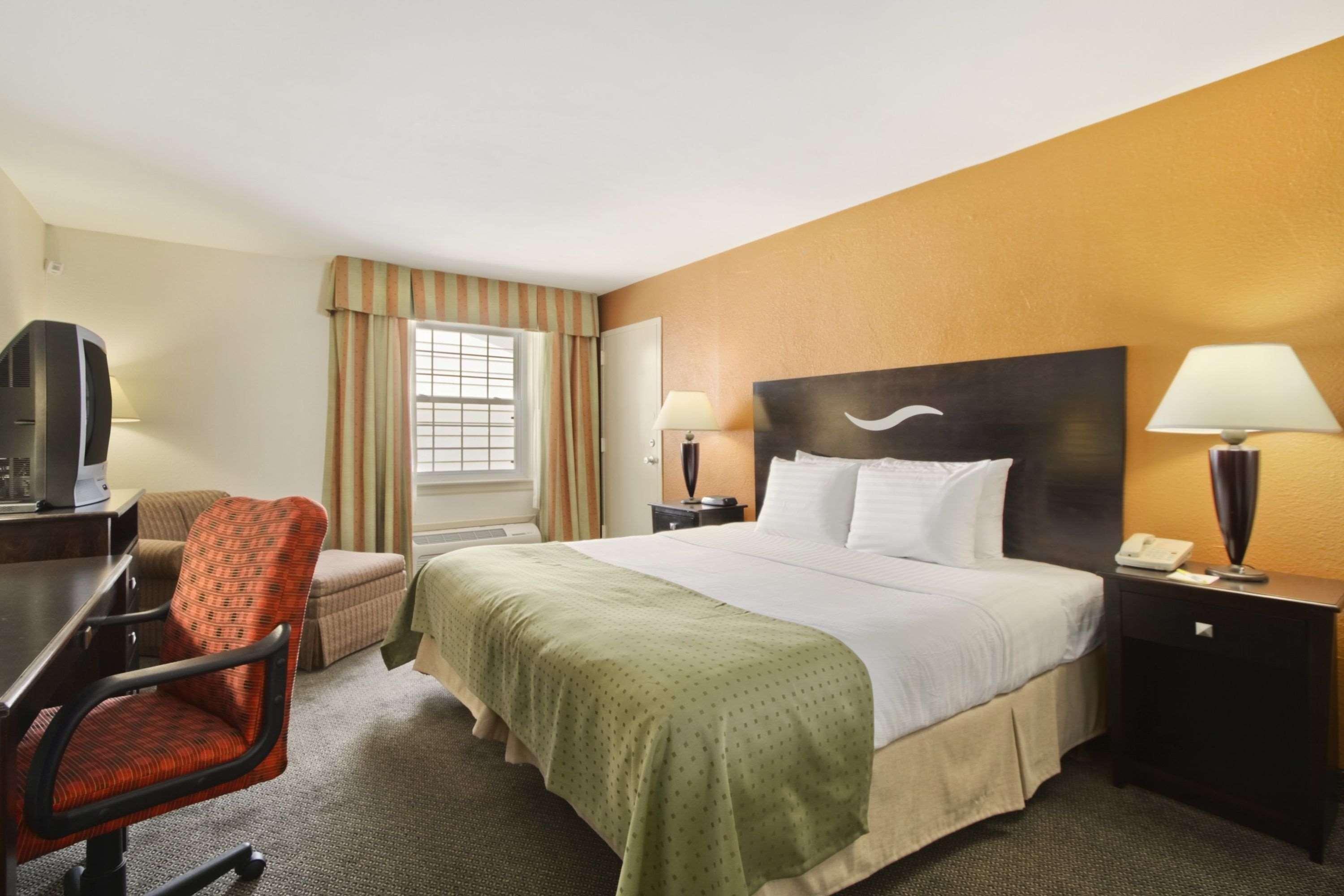 Days Inn By Wyndham Shelburne/Burlington Εξωτερικό φωτογραφία