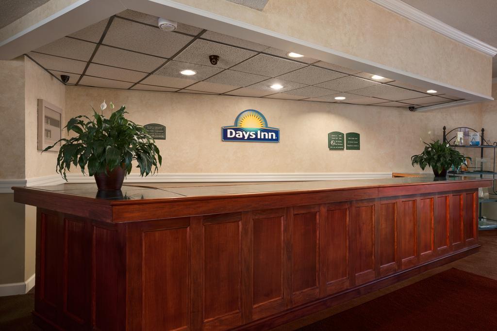 Days Inn By Wyndham Shelburne/Burlington Εξωτερικό φωτογραφία
