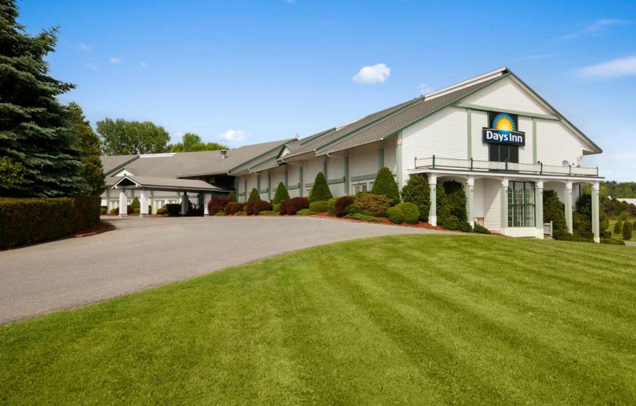 Days Inn By Wyndham Shelburne/Burlington Εξωτερικό φωτογραφία