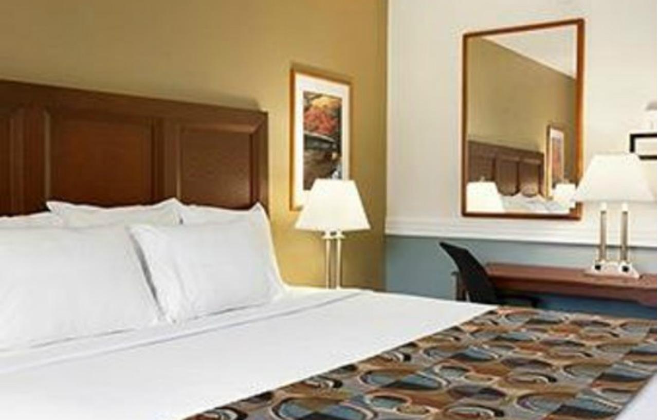 Days Inn By Wyndham Shelburne/Burlington Εξωτερικό φωτογραφία